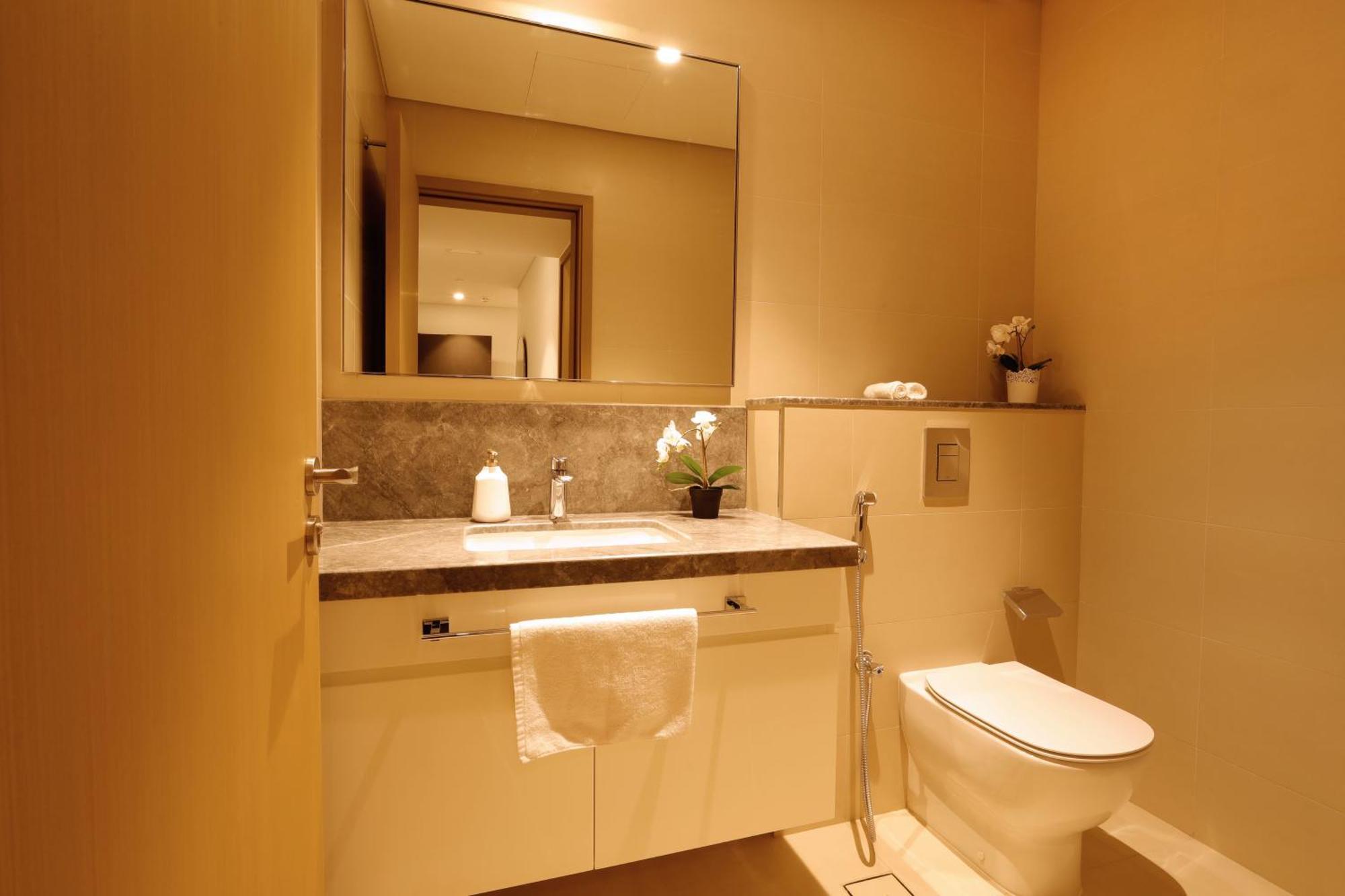 Elegant Apartment With Direct Access To Dubai Mall Exterior photo